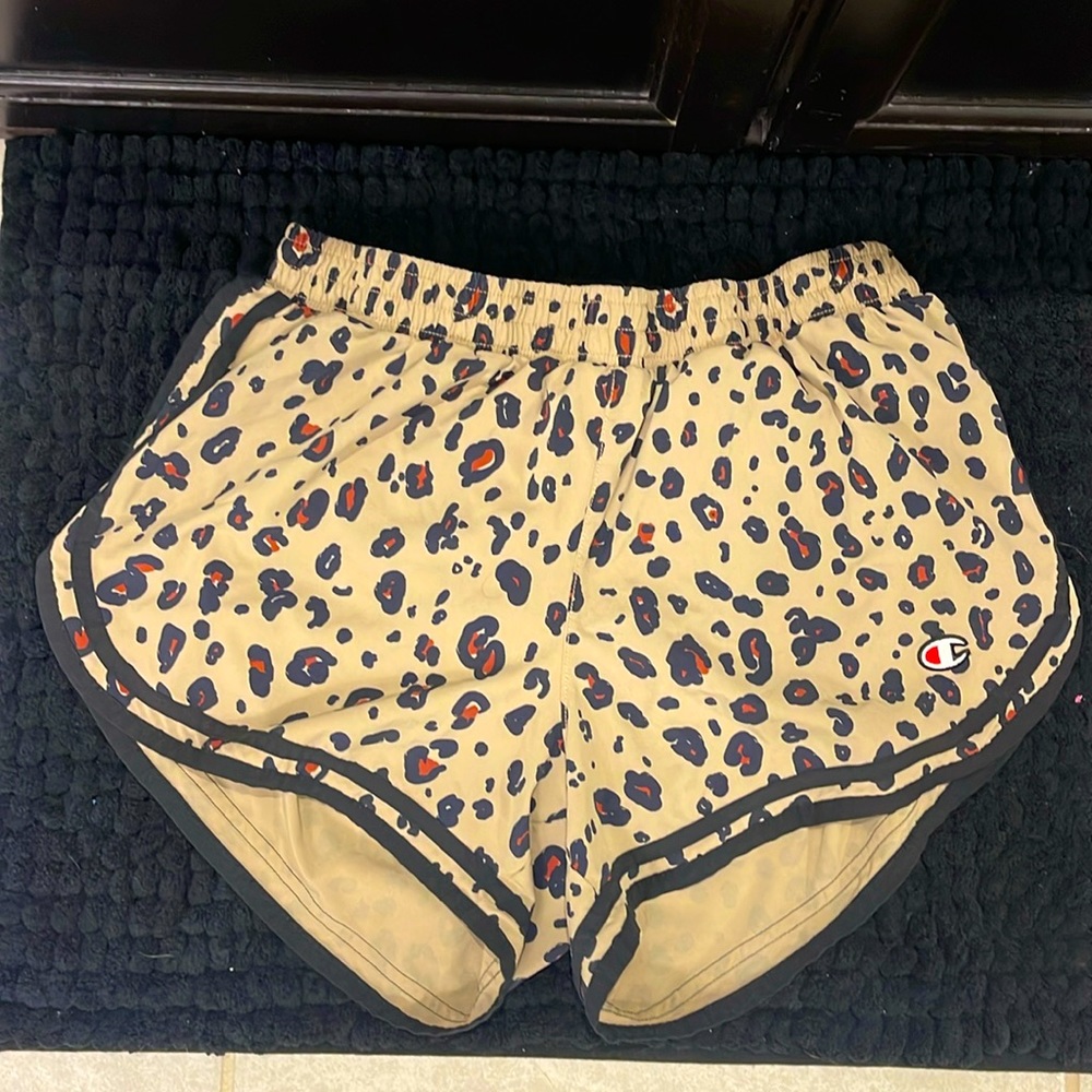 Medium leopard champion shorts